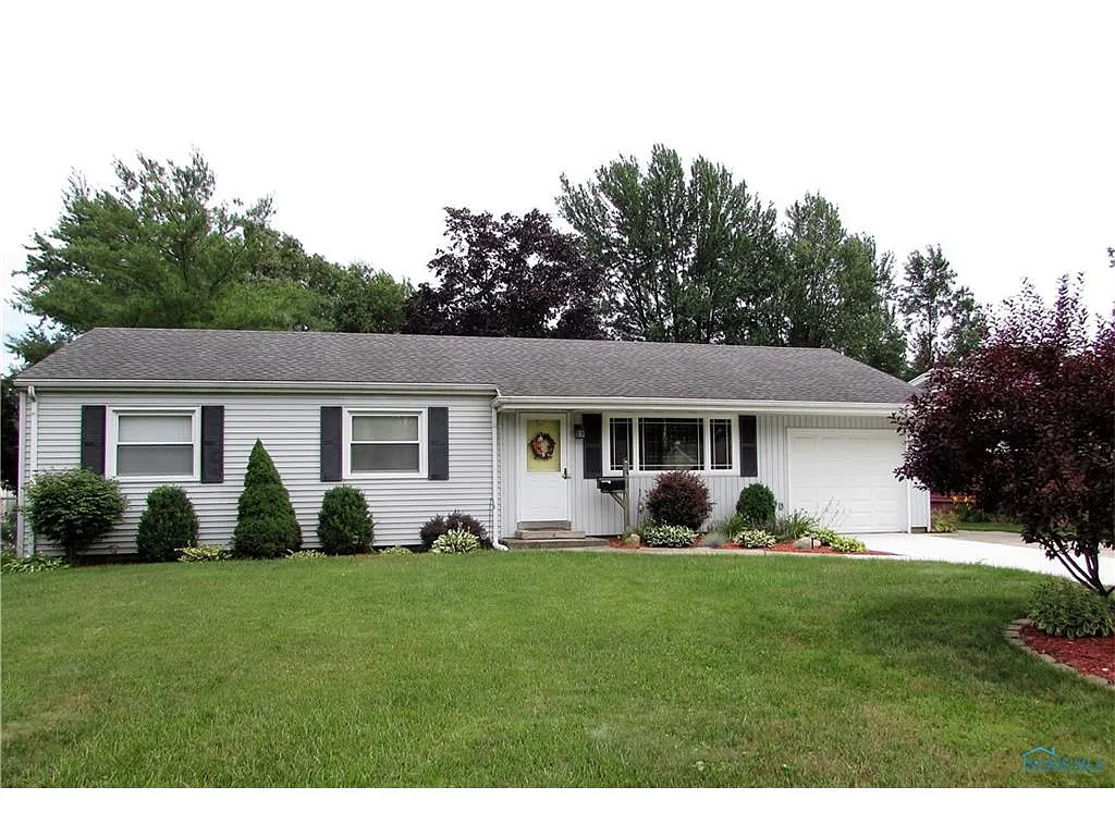 258 Margaret Pl photo 1
