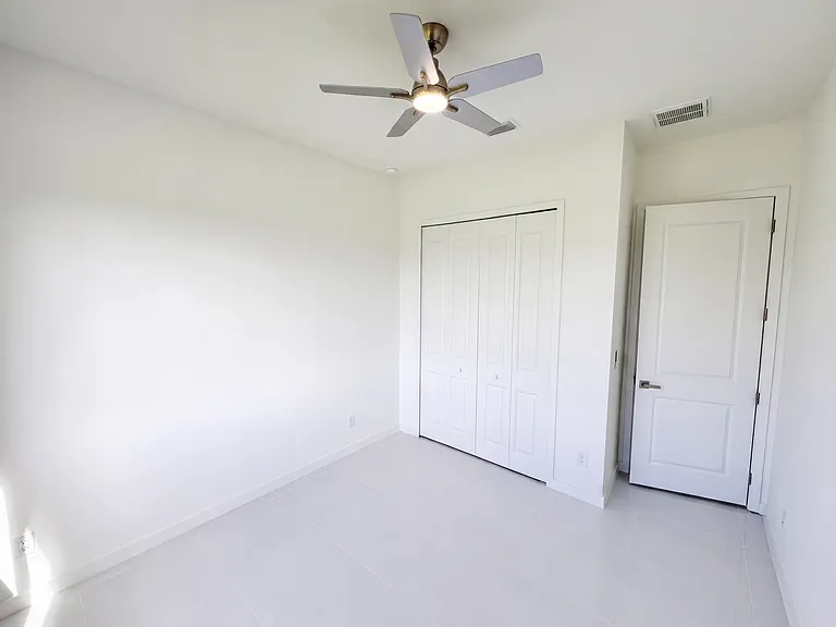 477 Rayford St — Photo 13