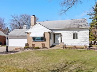 453 Hillside Rd, Seven Hills, OH 44131