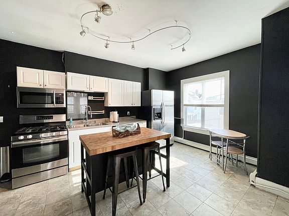 2nd image of 46 America St