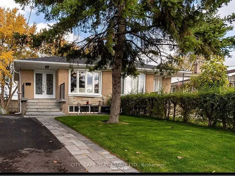 46 Baltray Cres #GROUND LOWER — Photo 1