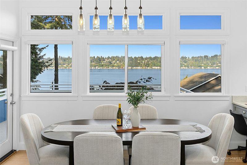 4th image of 13130 Holmes Point Drive NE