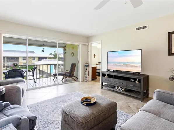 401 Charlemagne BLVD #A205, NAPLES, FL 34112