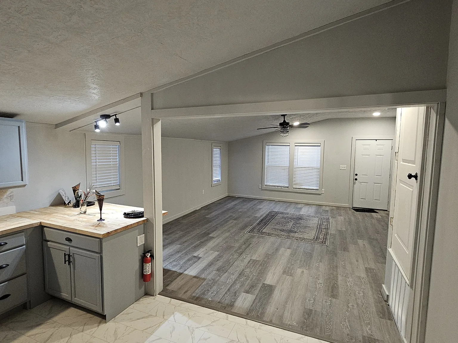 715 Sabine Street - 1 — Photo 4
