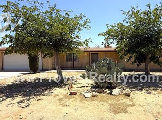 11045 Kiowa Rd, Apple Valley, CA 92308