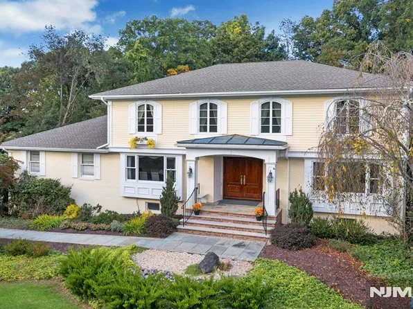 23 Ranch Road, Upper Saddle River, NJ 07458