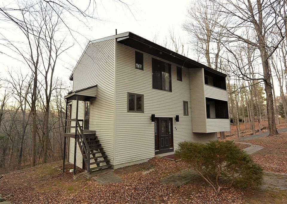 2nd image of 24 Lancaster Rd