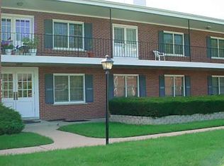 2820 Dundee Rd UNIT 2B, Northbrook, IL 60062