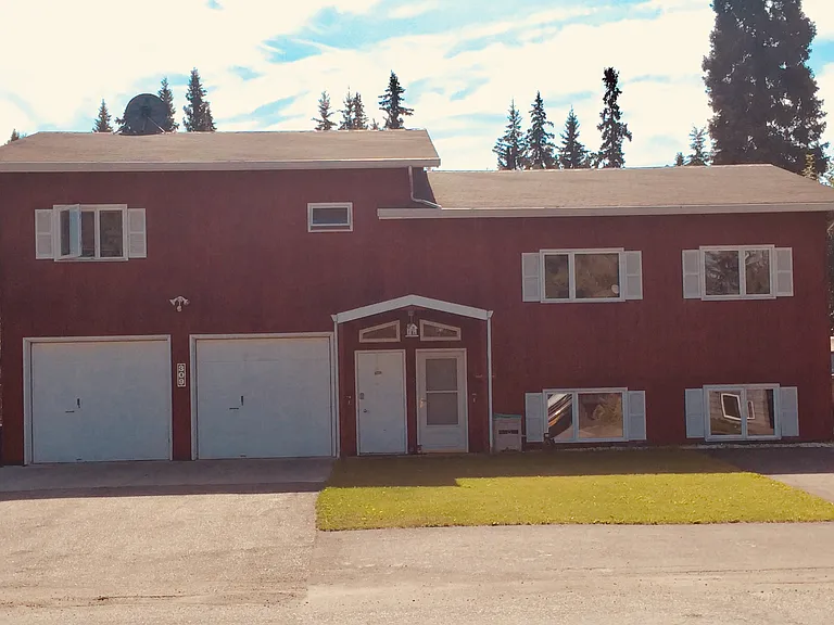 Shannon Dr — Photo 2