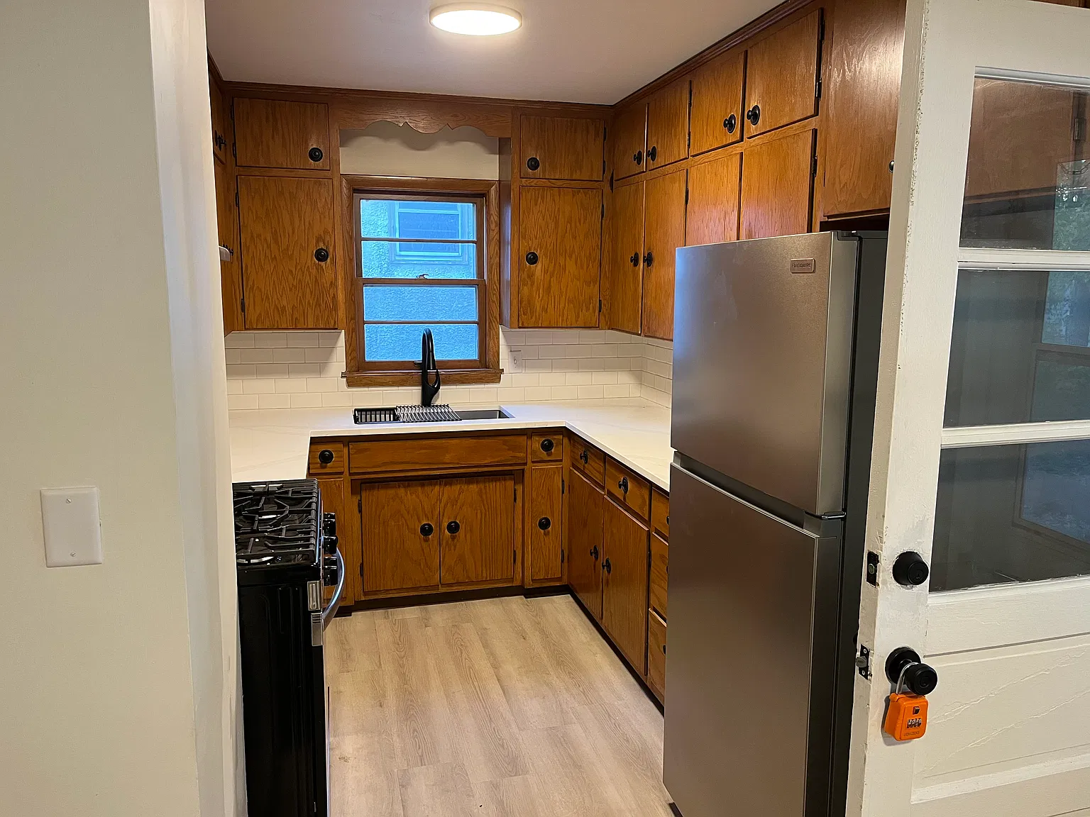 3 bed, 1200 sqft, $2,149 — Photo 3