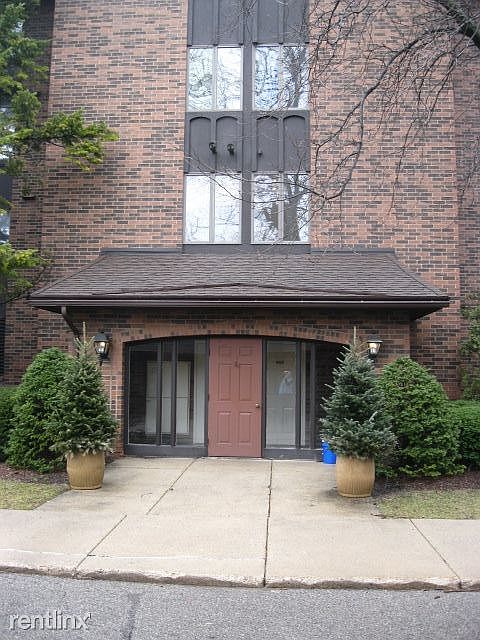 1st image of 3181 Charlevoix Dr SE Unit 304