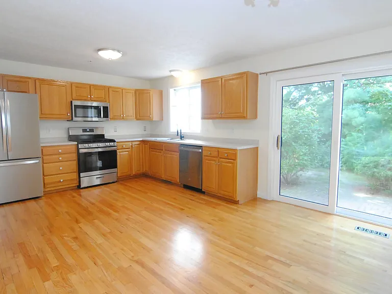 68 Georgetown Dr — Photo 9