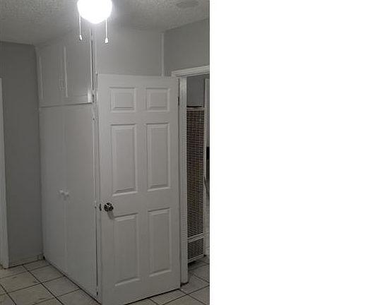 4th image of 9523 S San Pedro St