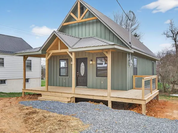 406 Look Ave, Marion, VA 24354