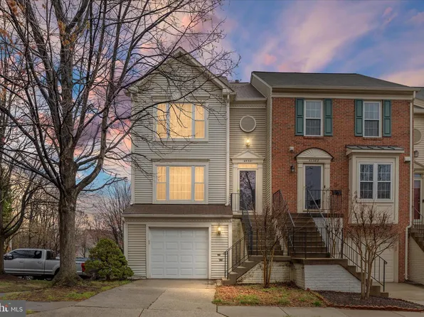 45591 Hutchens Sq, Sterling, VA 20166