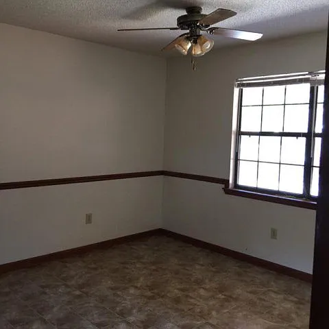 710 Little John Dr — Photo 4