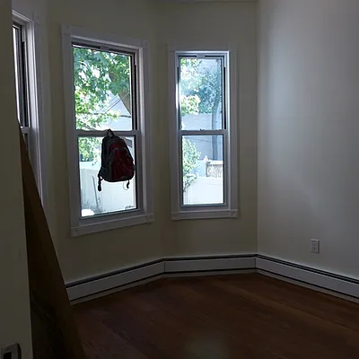 Rented by iList, LLC | media 29