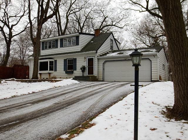 1st image of 4890 Ferncroft Dr
