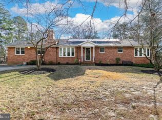 4 Southgate Dr, Voorhees, NJ 08043