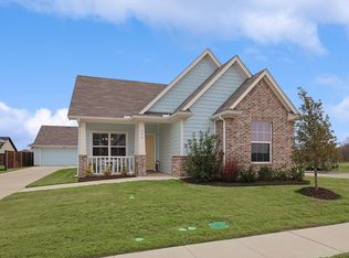 600 Adeline Dr, Burleson, TX 76028