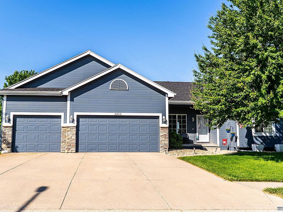 1st image of 4822 N 162nd Ave