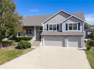 2322 Gettysburg Dr, Leavenworth, KS 66048