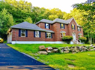 840 Lower Mountain Dr, Effort, PA 18330