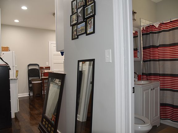 4th image of 3074 N Davlin Ct