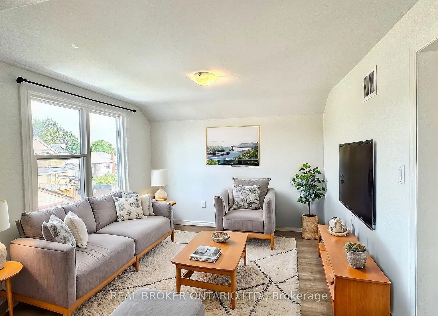 2 bed, $1,600 — Photo 1