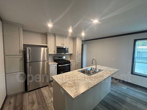 4th image of 725 S 12th St Lot 19