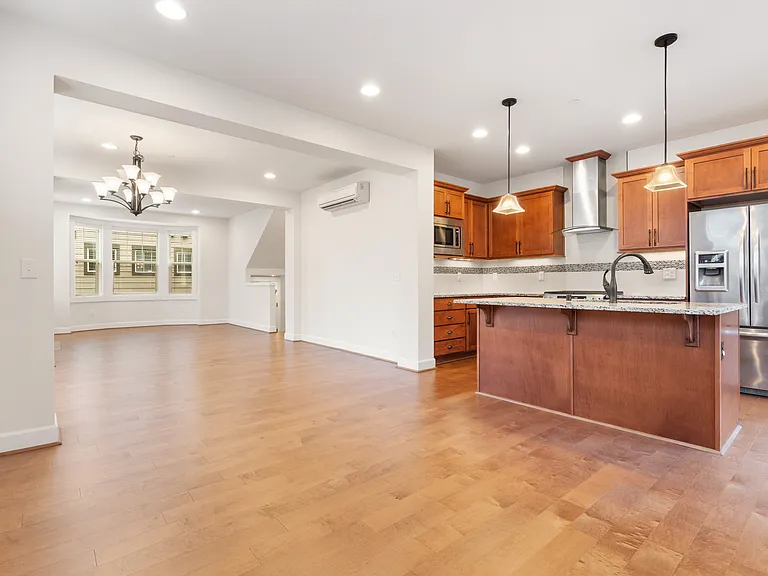 1316 Chelsea Walk NE — Photo 9