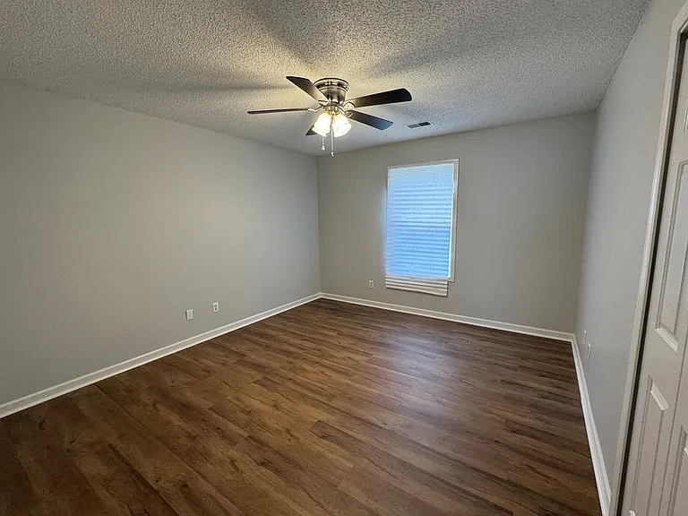 500 Castle Ridge Dr — Photo 18
