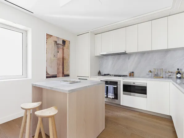 77 Greenwich Street 39C image 3 of 18
