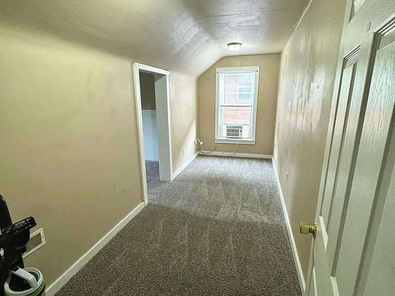 337 N Ellis St — Photo 21