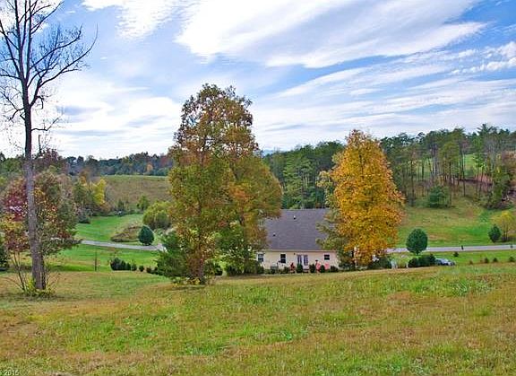 5th image of 108 Ivy Meadows Dr