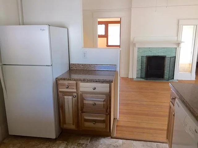 3 bed, $1,795 — Photo 4