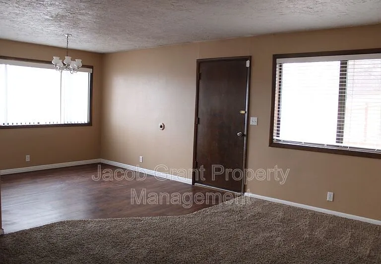 2215 Gail Dr — Photo 4
