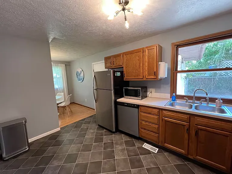 Tesoro Properties — Photo 25
