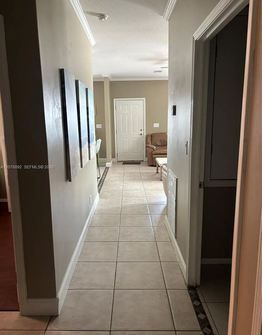 4 bed, 3.0 bath, $3,900 — Photo 2