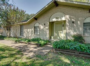 1061 Oak Ln, Terrell, TX 75161