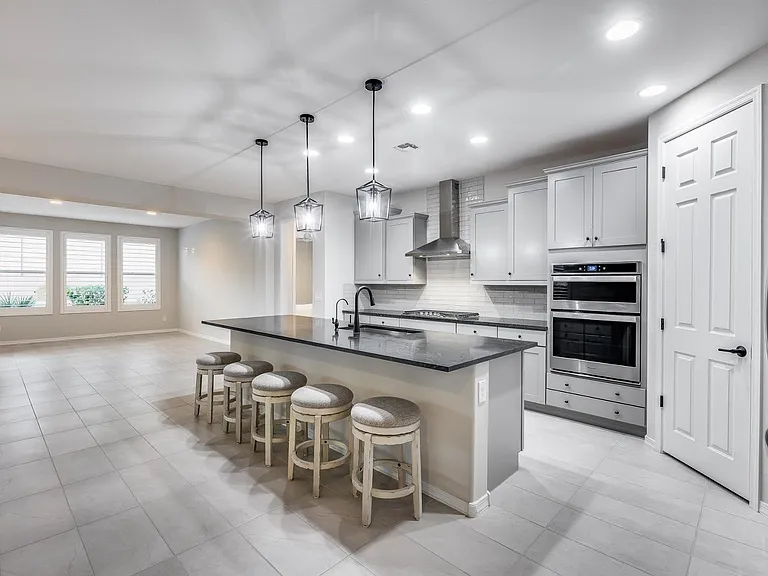 7308 W Tombstone Trl — Photo 32