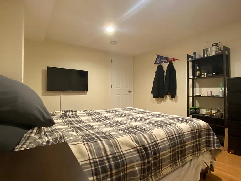 2845 N Southport Ave #G — Photo 12