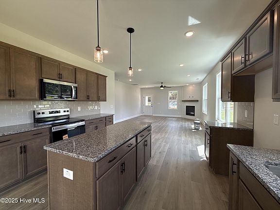 3rd image of 218 Oakdale Avenue