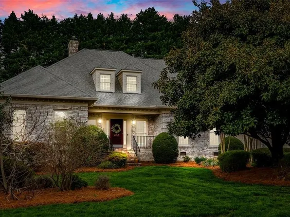 607 Seven Oaks Dr, Greensboro, NC 27410