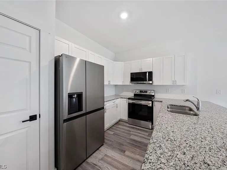 1025 Meadow Rd — Photo 14