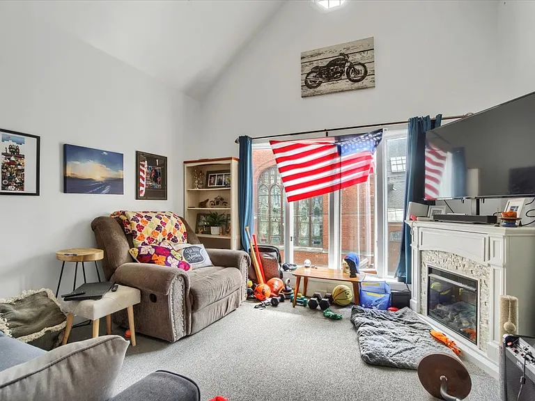 78 Burd St #2 — Photo 5