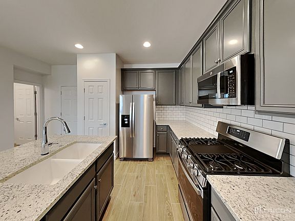 5th image of 5826 W Wood St