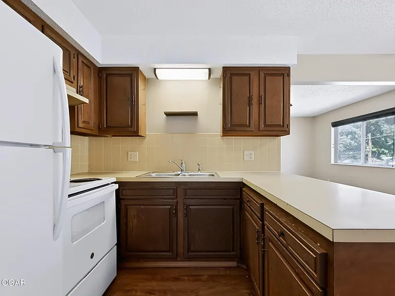415 W Spring St #A — Photo 13