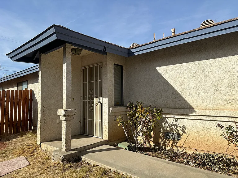 16086 Green Hill Dr #B — Photo 2
