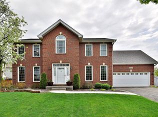 825 Provincetown Dr, Carol Stream, IL 60188